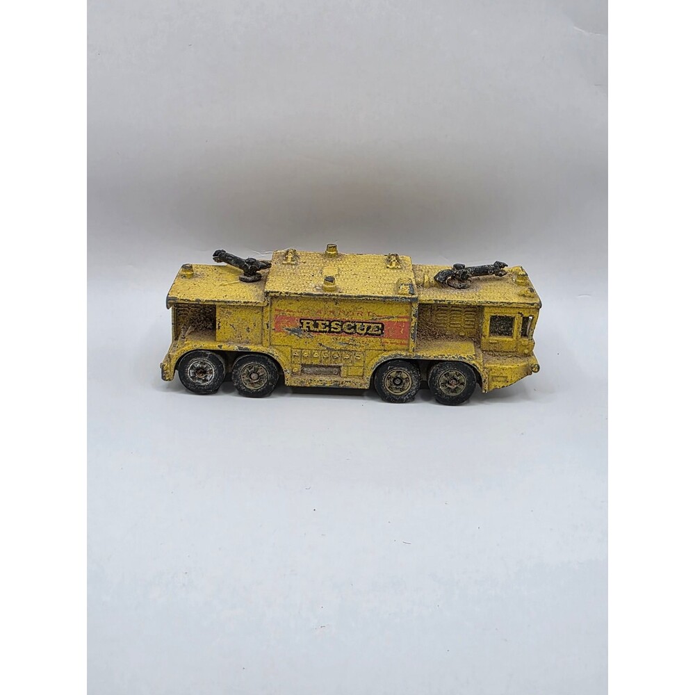 Hot Wheels Airport Fire Truck Diecast Toy Vehicle 1973 Yellow Rescue
